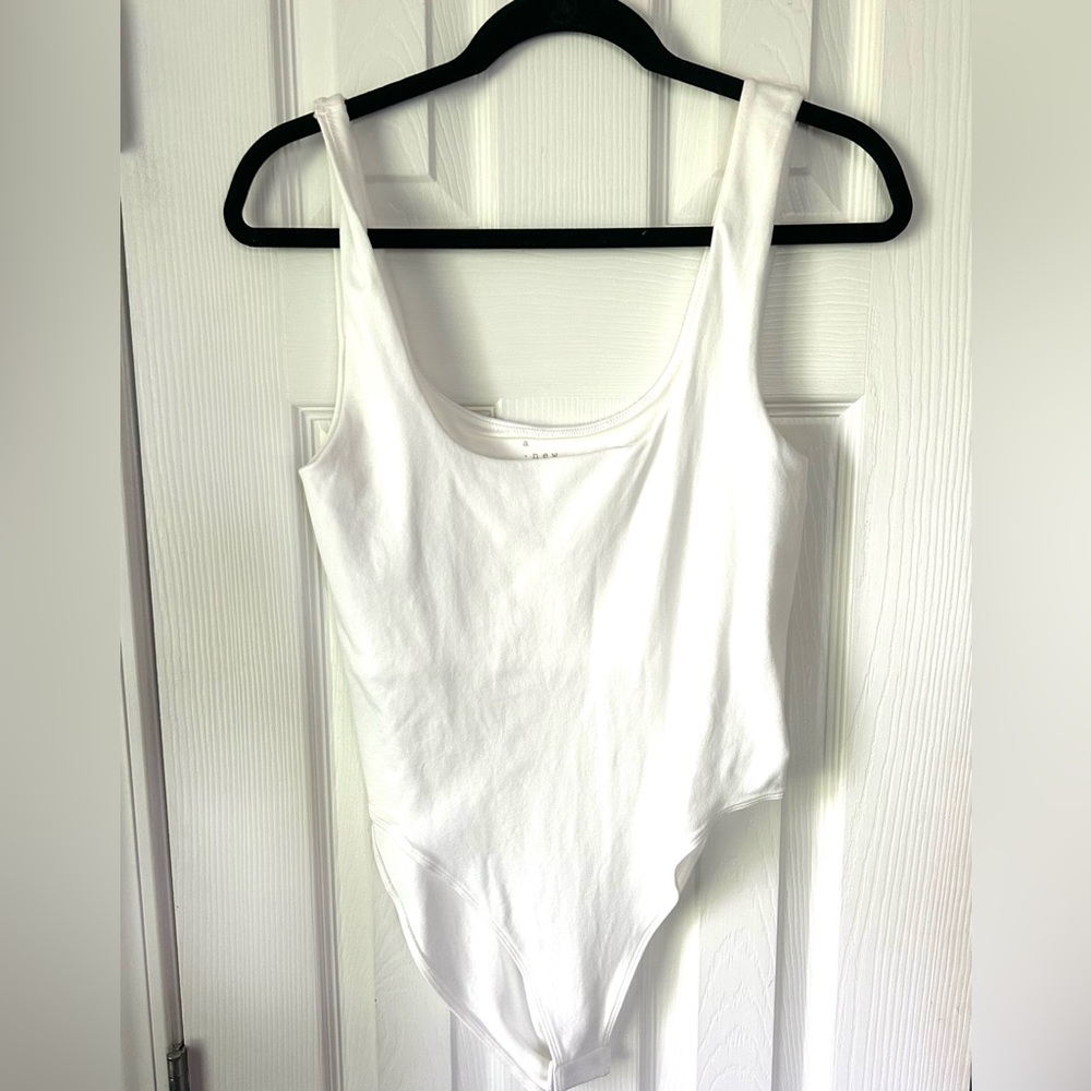 A New Day White Sleeveless Bodysuit – Medium